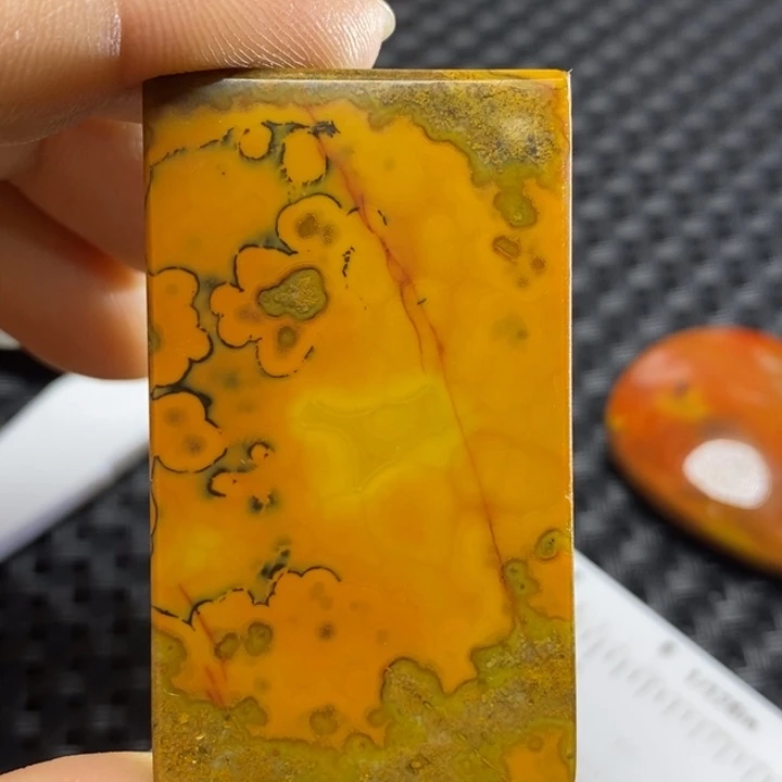 玛瑙/玉髓颈饰未镶嵌荷**色