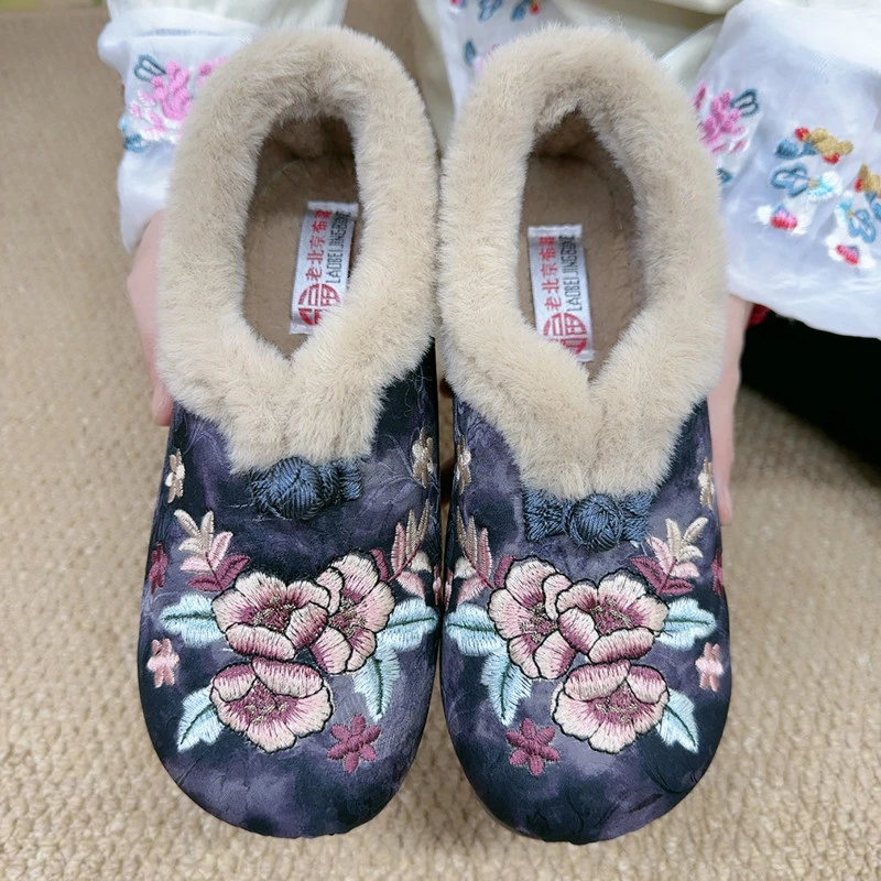 老北京棉鞋女冬季加绒加厚民族风绣花鞋中老年软底防滑舒适妈妈鞋