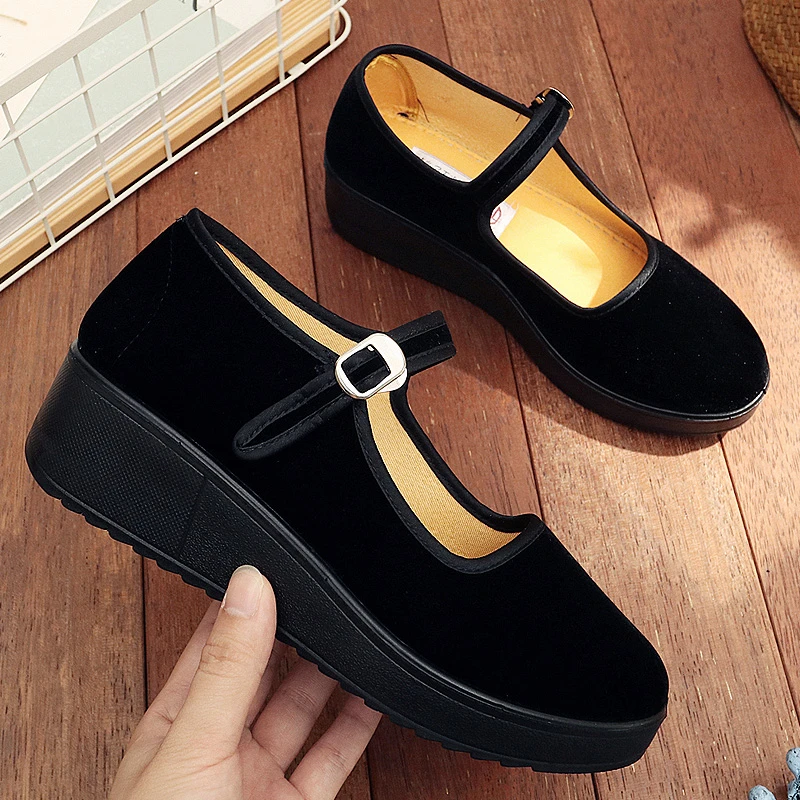 老北京布鞋女春秋松糕底透气广场舞软底防滑妈妈鞋舒适耐磨工作鞋