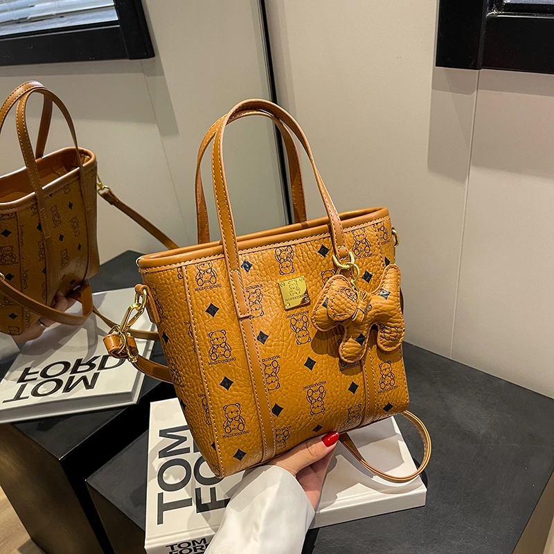 流行小包包女2025新款韩版时尚印花单肩斜挎包百搭手提菜篮子女包