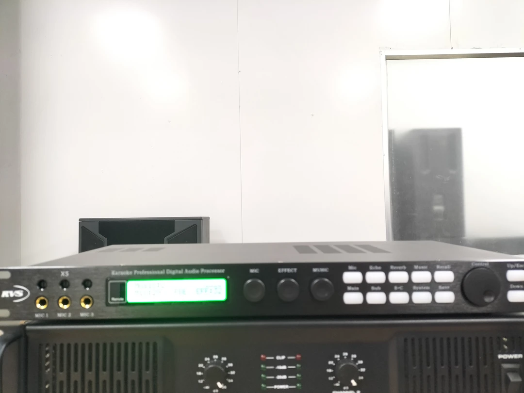 RVS   X5效果器一台，不包邮