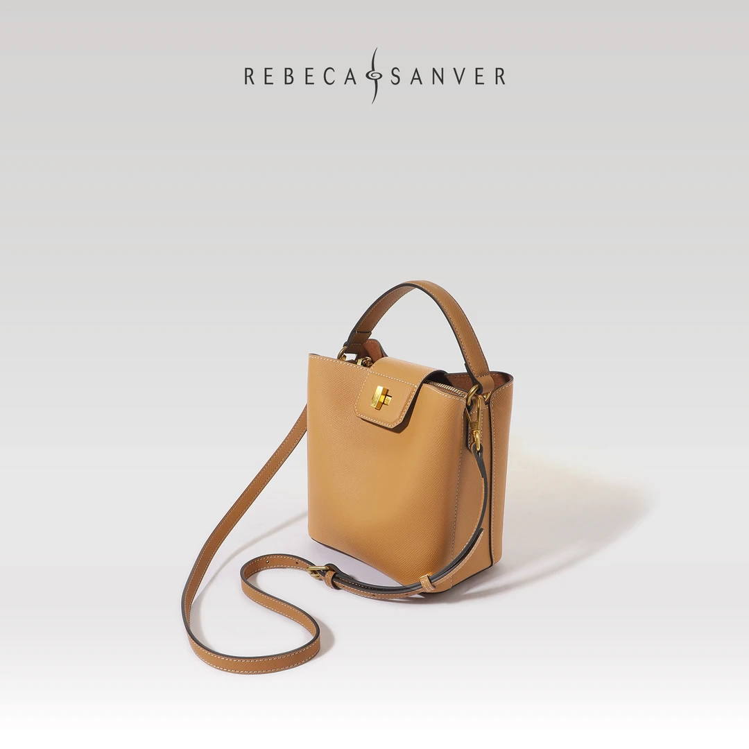 饼干色REBECASANVER明星同款春夏季轻奢百搭女王水桶包Queen's Bu