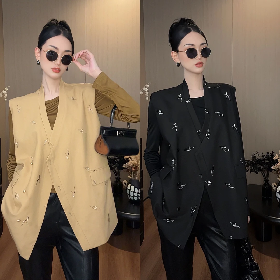 紫紫  锦鲤马甲  双色春秋刺绣锦鲤马甲ZC06WZHJ043