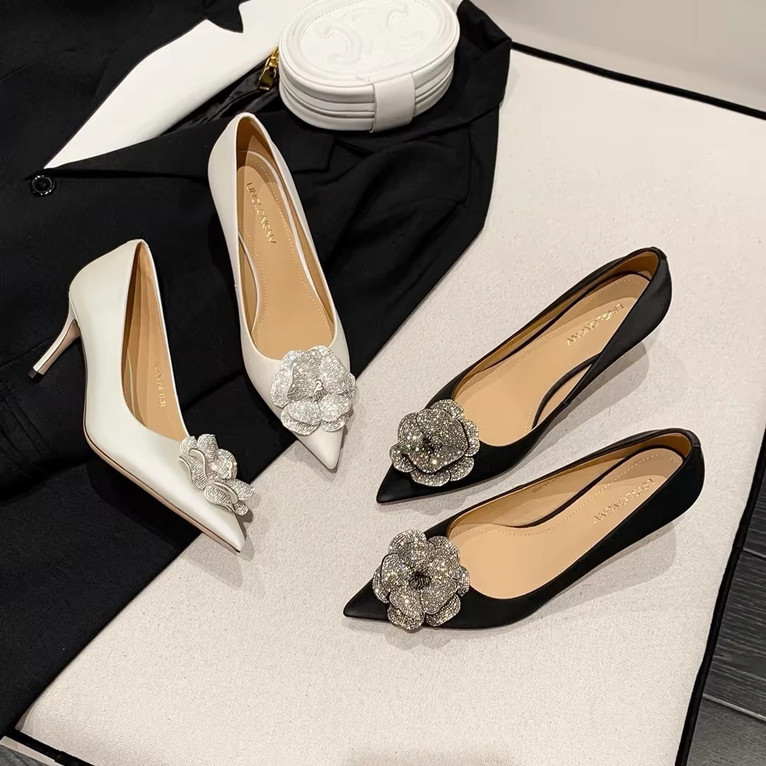 阿芙莎广系联名款186891新款时尚气质细跟单鞋山茶花尖头高跟鞋