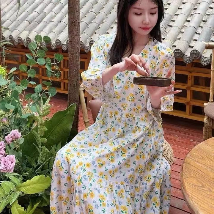 棉绸碎花连衣裙宽松印花显瘦春夏季外穿人造棉大码薄款中袖蛋糕裙