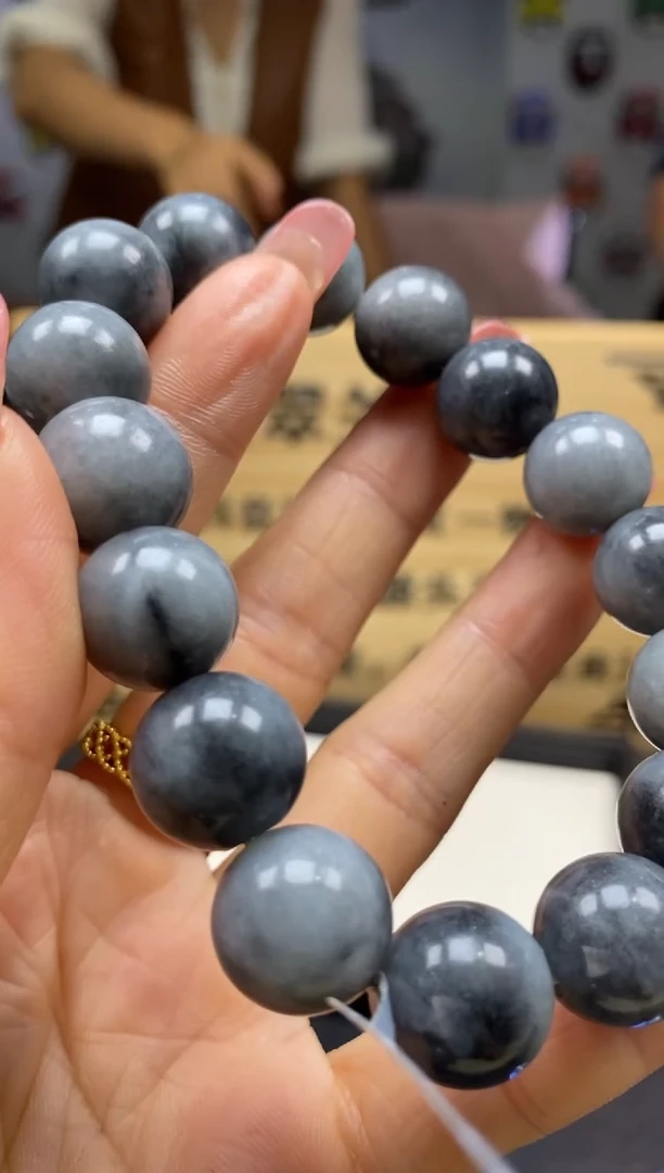 【闪购商品】翡翠手串未镶嵌*51