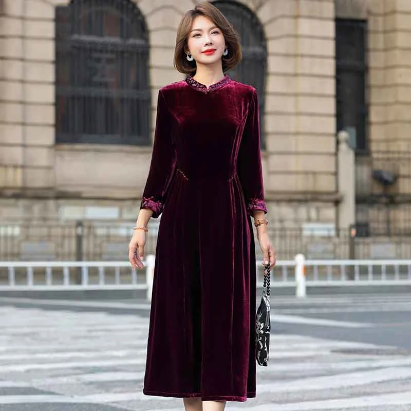 妈妈桑蚕丝连衣裙婚宴洋气2024新款女春秋高端奢华气质真丝绒富态