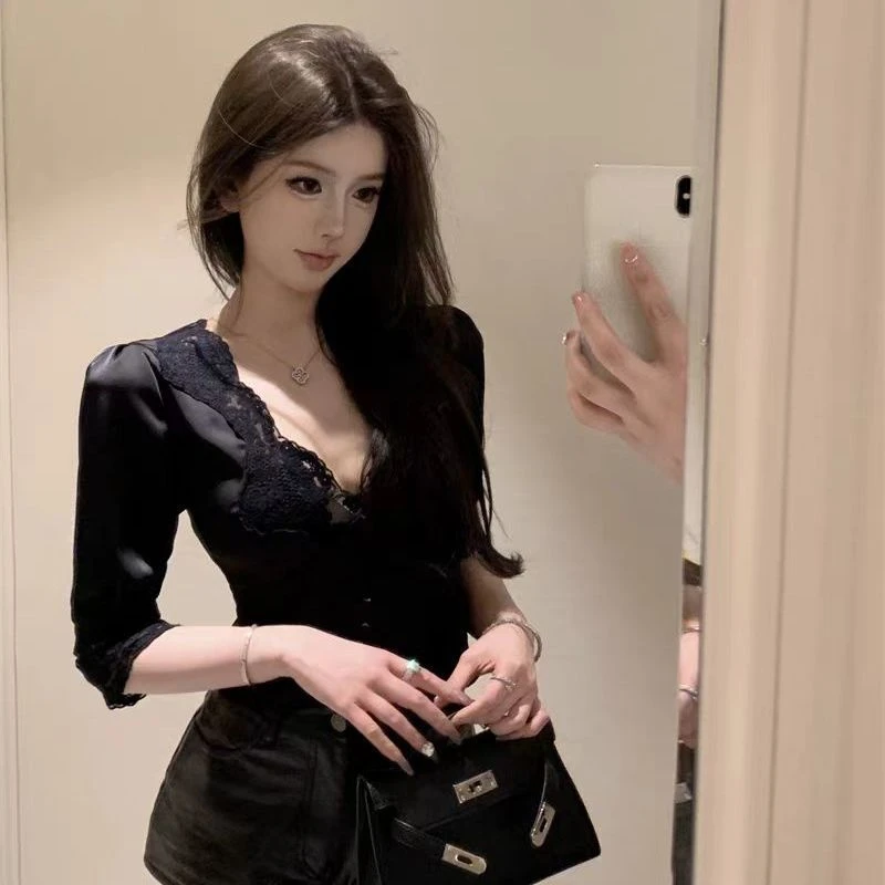 法式黑色蕾丝衫v领缎面性感蕾丝拼接衬衫女气质收腰中袖紧身上衣