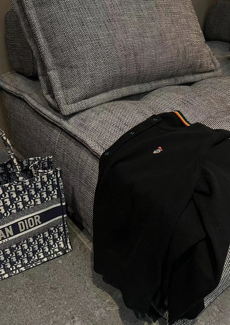 ONE JUN｜唐老鸭毛衣 彩虹圆领全y毛刺绣开衫毛衣