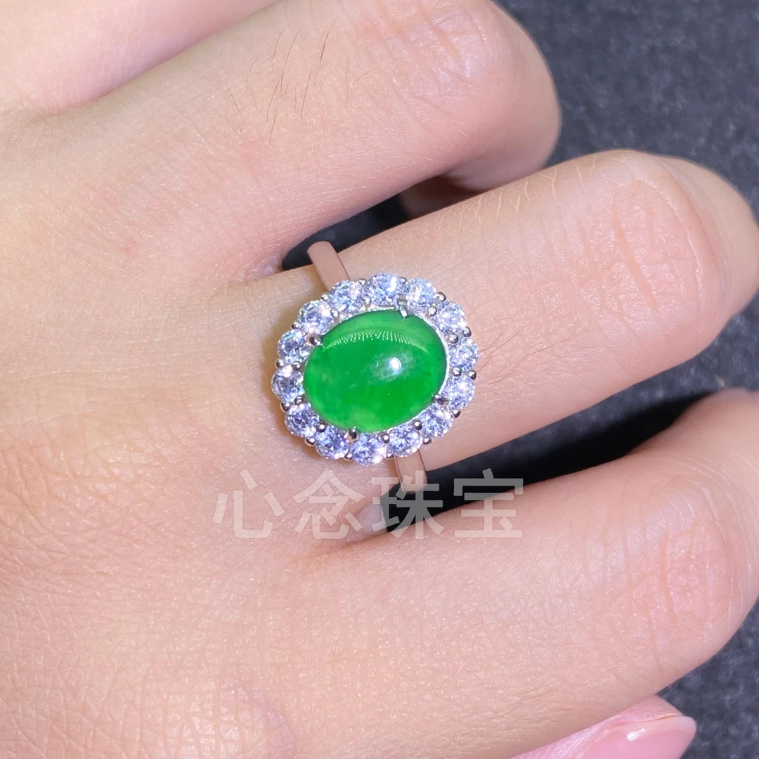 心念珠宝天然翡翠A货大蛋面戒指多样性S925银镶满绿满显气质戒指