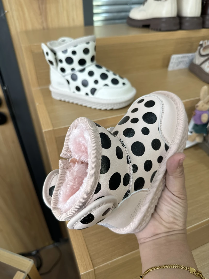 205儿童冬季新款男童加绒加厚鞋女童保暖雪地靴女款时尚