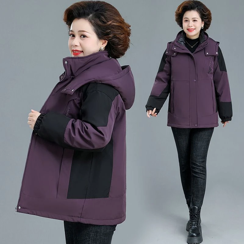 妈妈冬装冲锋衣外套2025新款中老年人女秋冬可拆卸三合一羽绒棉服