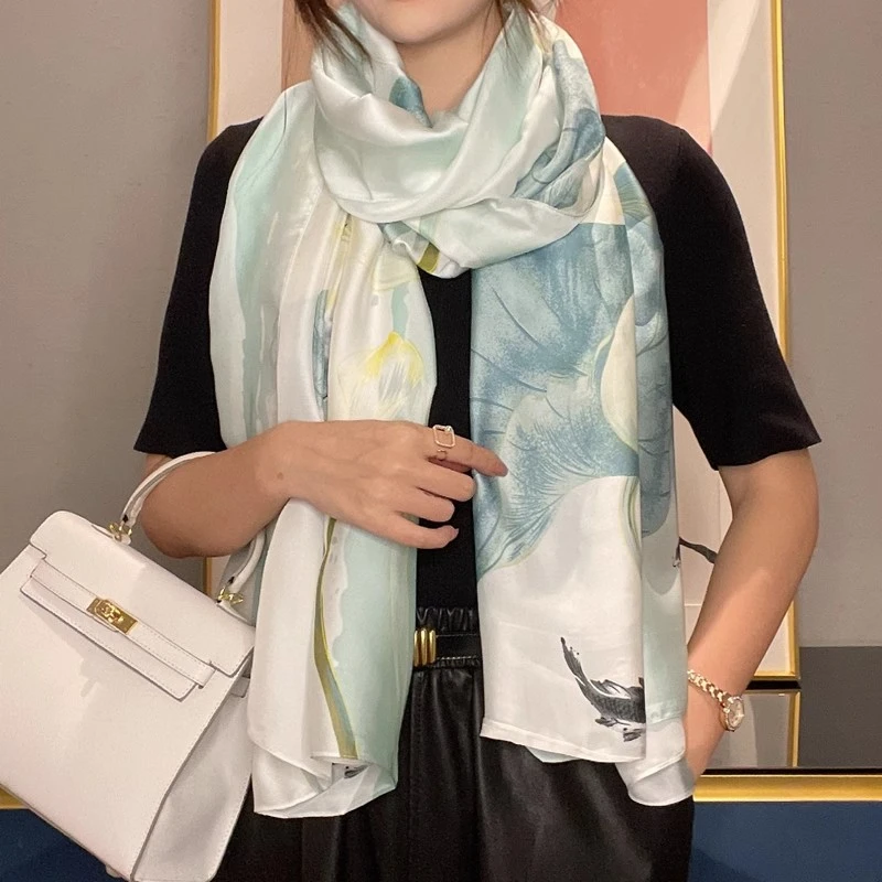 杭州丝绸丝巾女教师节礼物新款围巾女薄款披肩送妈妈长辈百搭春秋