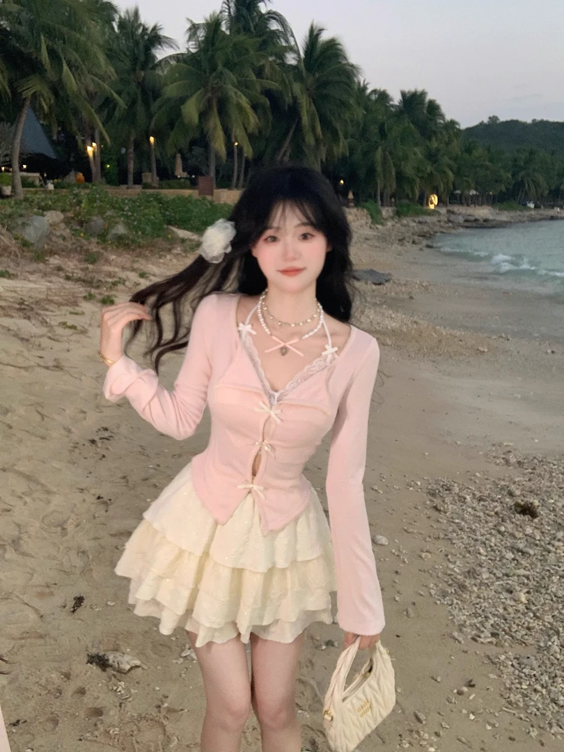 【初春旋律】纯欲甜美蝴蝶结翻V领微喇袖小心机针织小众上衣女春