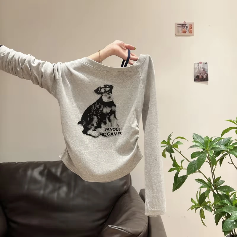 辣妹斜肩露肩设计感打底衫长袖T恤女早秋季新款拼接褶皱印花上衣