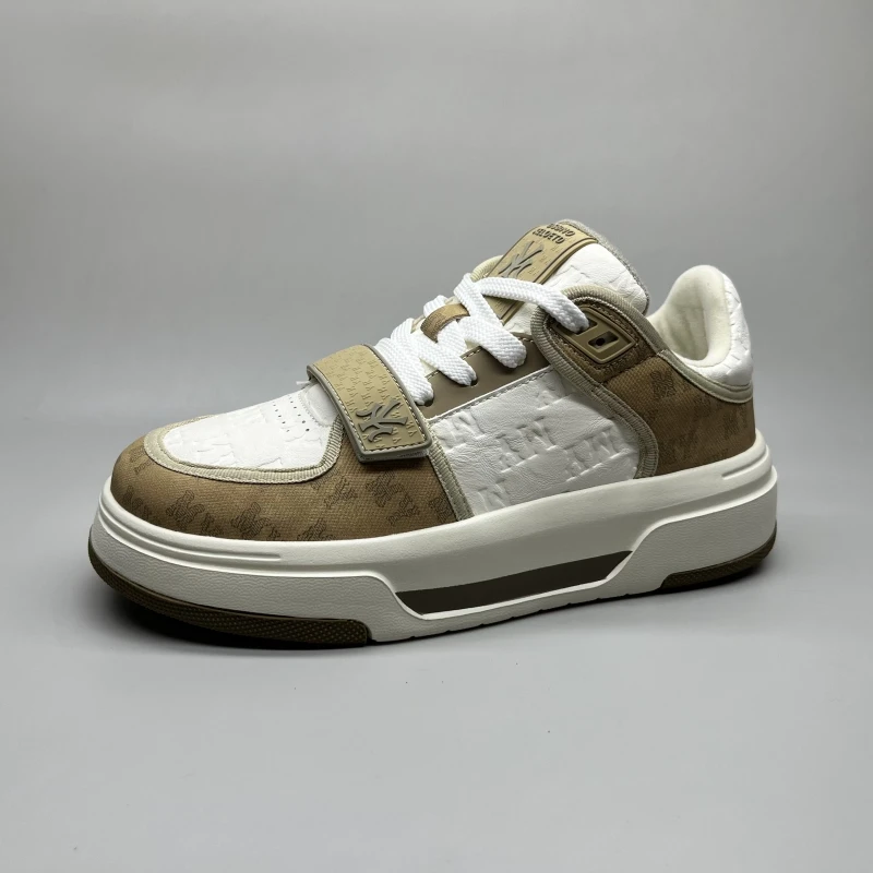 秋冬季新款加绒时尚休闲板鞋男鞋轻便百搭运动鞋厚底减震潮流高端