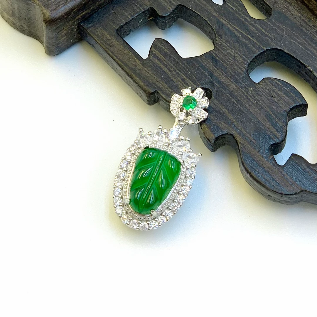 【新店福利爆款】天然A货翡翠绿叶吊坠 YG0090