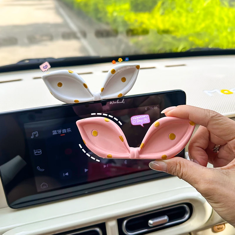 宏光mini马卡龙三代汽车内饰中控台显示屏蝴蝶结摆件在逃公主摆件