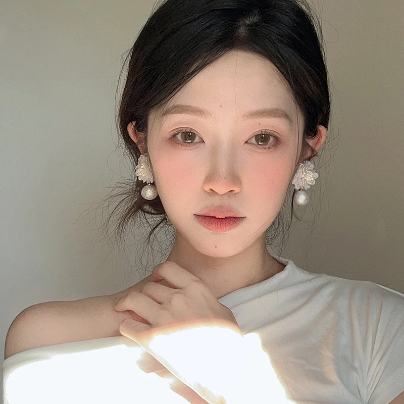铜合金耳饰 气质高级感花朵耳环女温柔个性耳钉2024年新款