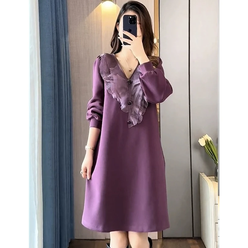 V领秋季新款大码女装时尚设计感宽松显瘦遮肉2025年连衣裙长袖