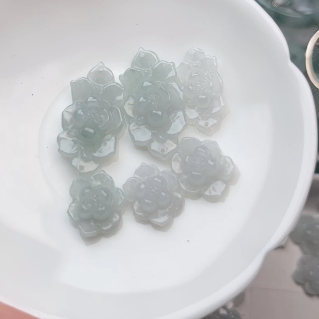 【闪购商品】翡翠颈饰未镶嵌木**.