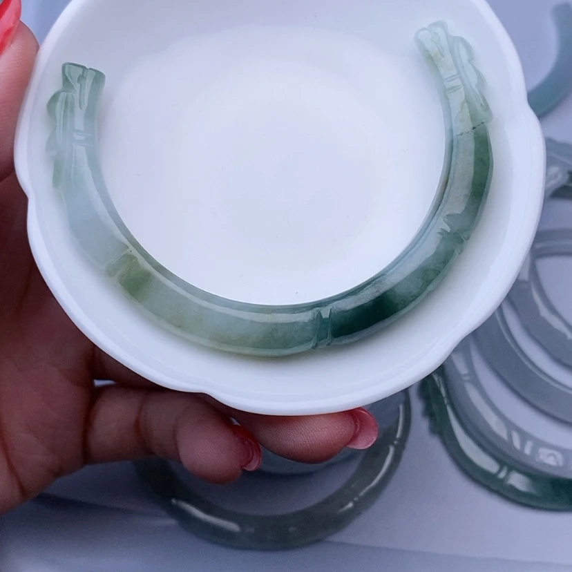 【闪购商品】翡翠颈饰未镶嵌果**o