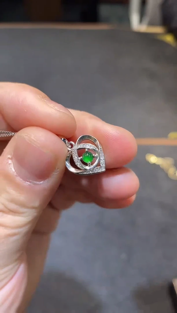 【闪购商品】翡翠吊坠未镶嵌多样性发货其一不含链