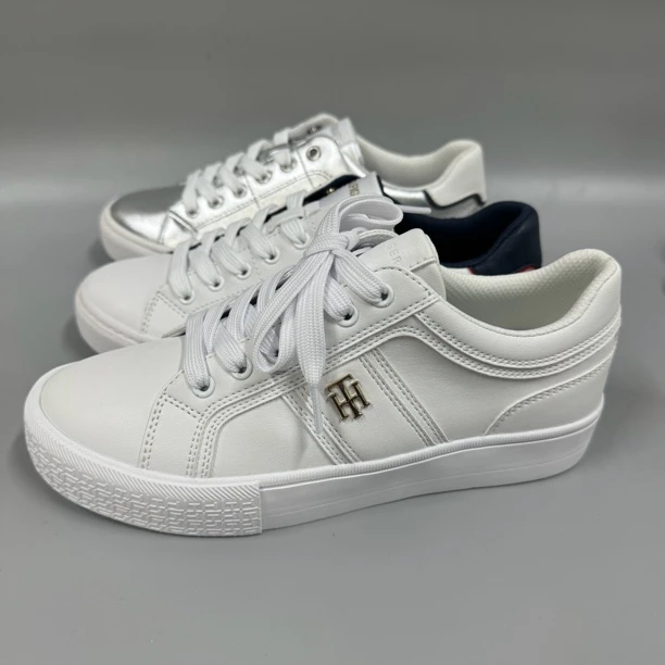 全新未使用 TOMMY HILFIGER 休闲 2115 板鞋 百搭 金典款