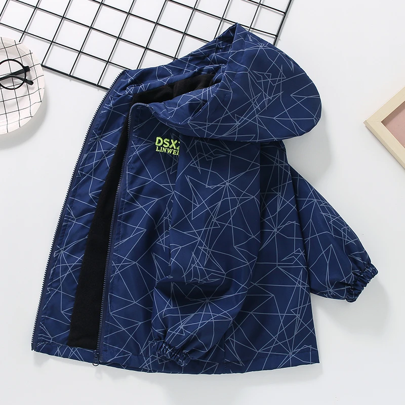 2025新款男童春秋款外套儿童加绒春秋加厚冲锋衣中大童风衣夹克衫