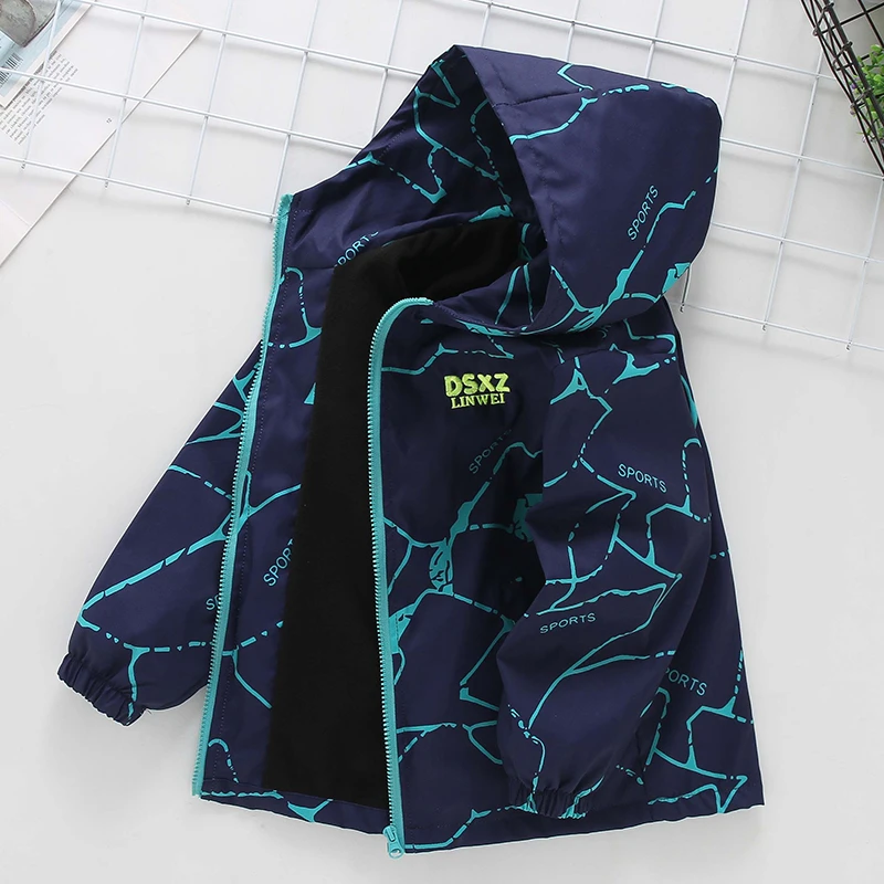 2025新款男童春秋款加绒加厚外套中大童洋气冲锋衣防风衣一体绒潮