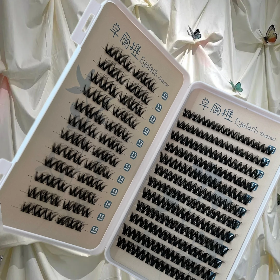 DELEYZA（漫画芭比和大画卷）两种款式假睫毛书