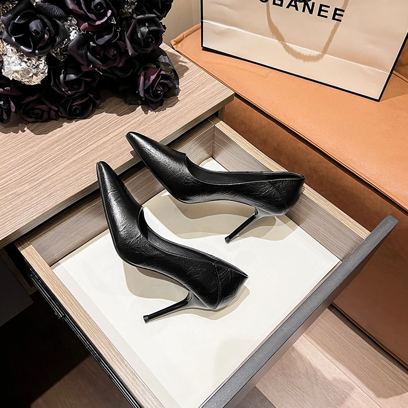 软皮细跟尖头高跟鞋2025秋季新款舒适性感百搭黑色职业工作女单鞋