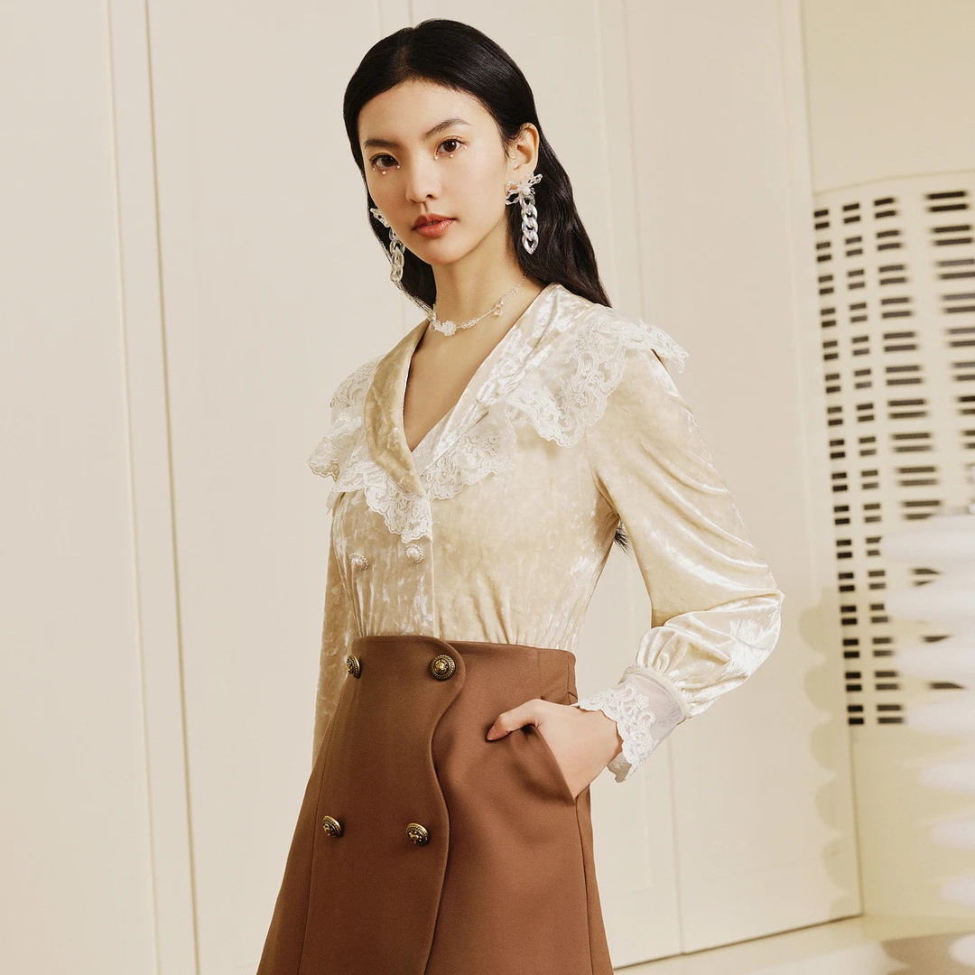 MAXRIENY重工复古感披肩领丝绒上衣女小衫雪纺衫