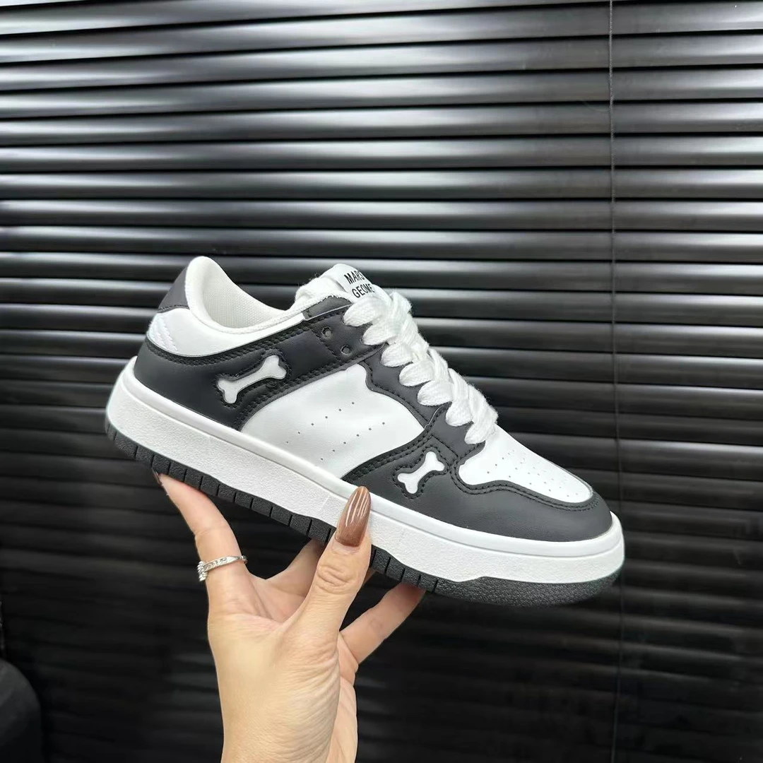 6009 平底小白鞋子女2024新款秋季熊猫黑白配色轻便百搭休闲板鞋
