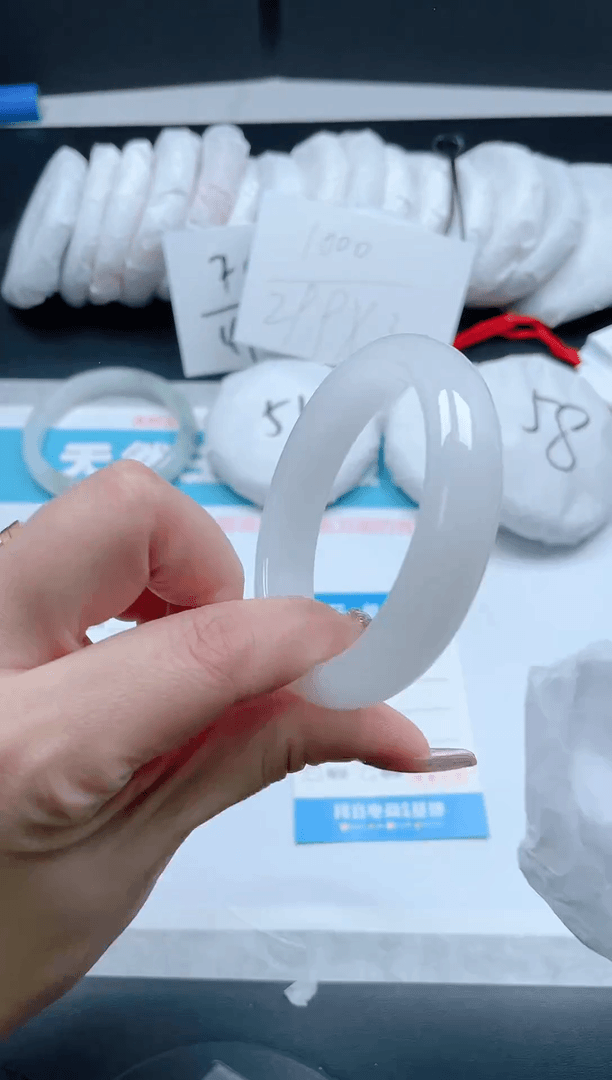 【闪购商品】石英质玉手镯未镶嵌22/57