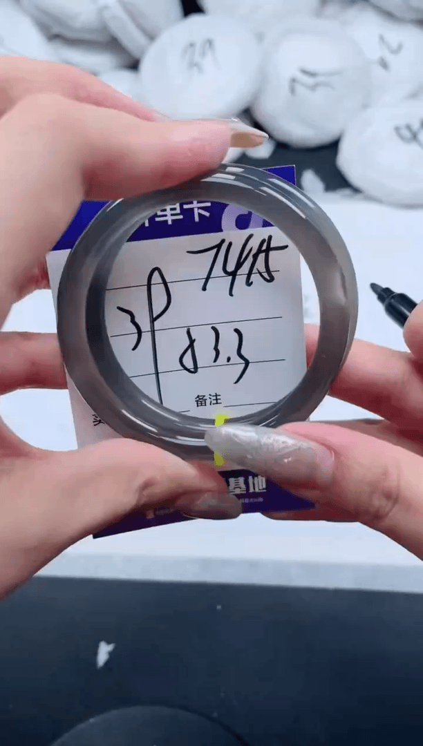 【闪购商品】石英质玉手镯未镶嵌*415-53