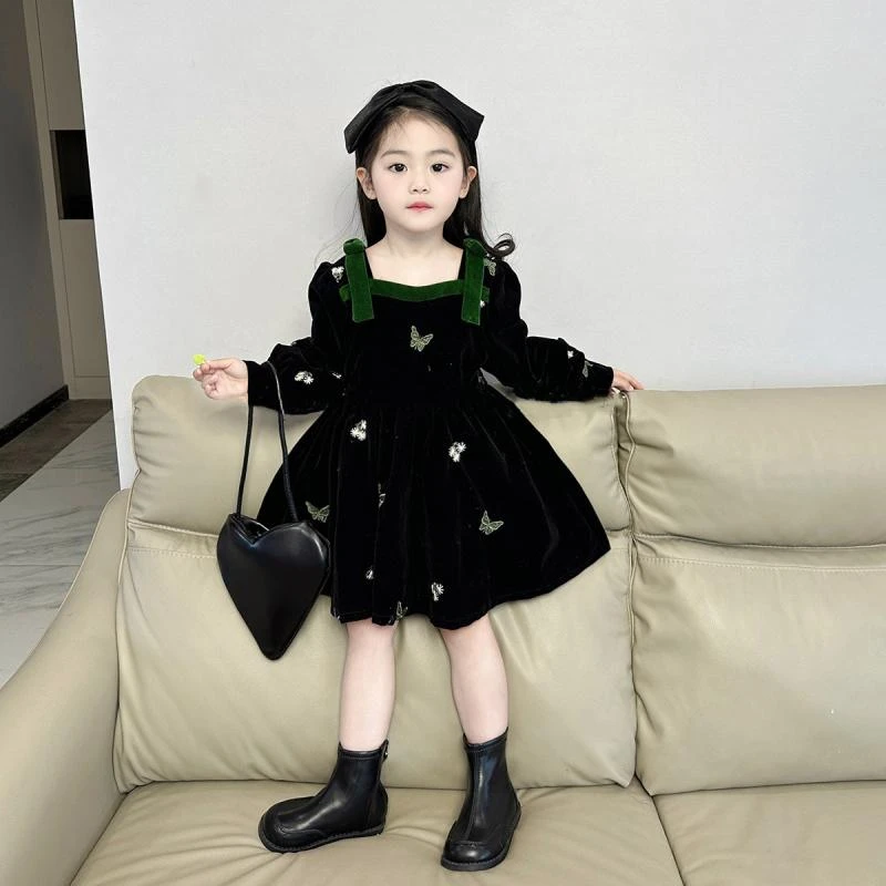 韩版女童2025春秋新款连衣裙洋气新款蝴蝶刺绣公主裙黑色丝绒裙子