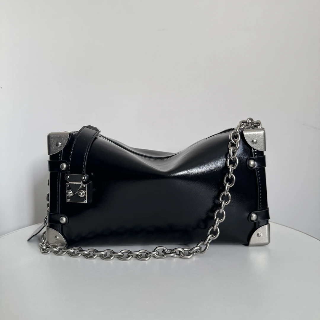 黑银色复古百搭单肩斜挎软盒子包