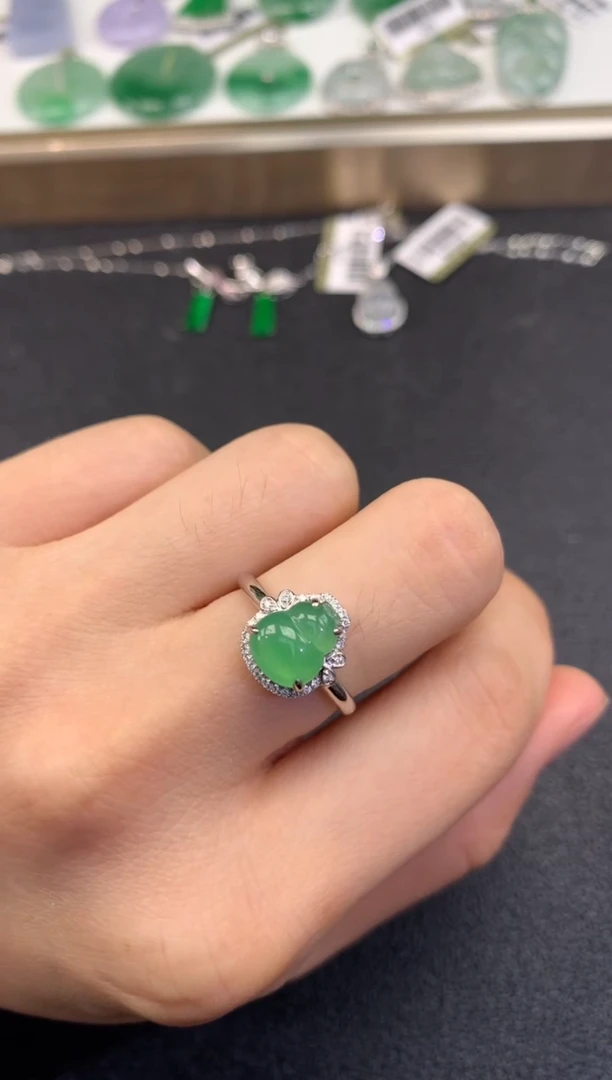 【闪购商品】翡翠戒指18K金镶嵌