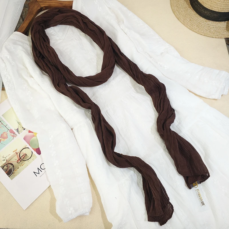 细窄长条棉麻围巾女2025薄秋冬文艺复古纯色百搭褶皱装饰护颈围脖