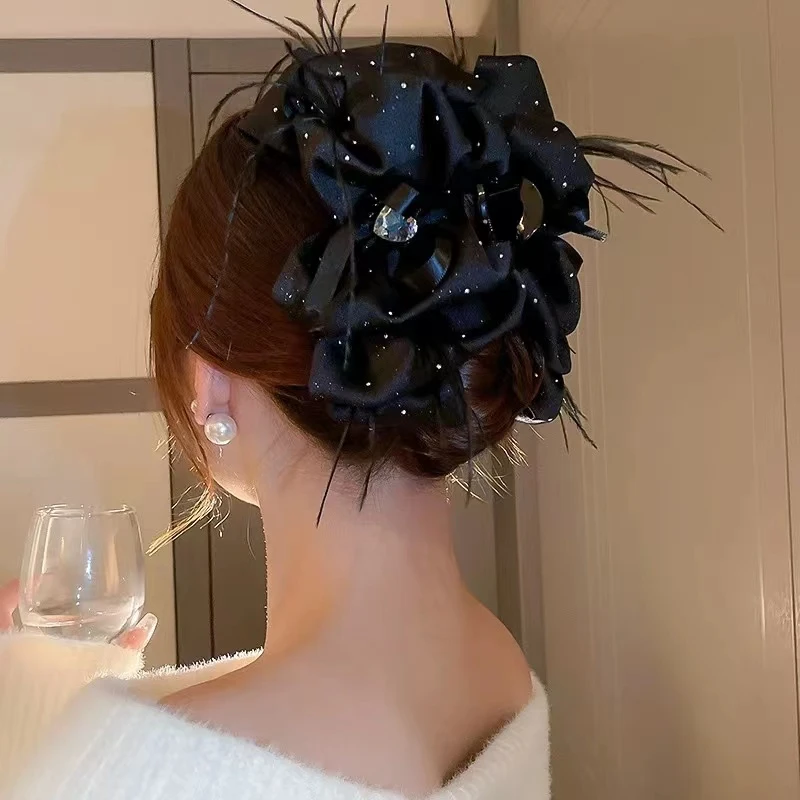 满天星羽毛抓夹女高级感2024新款大号发夹后脑勺鲨鱼夹头饰a869