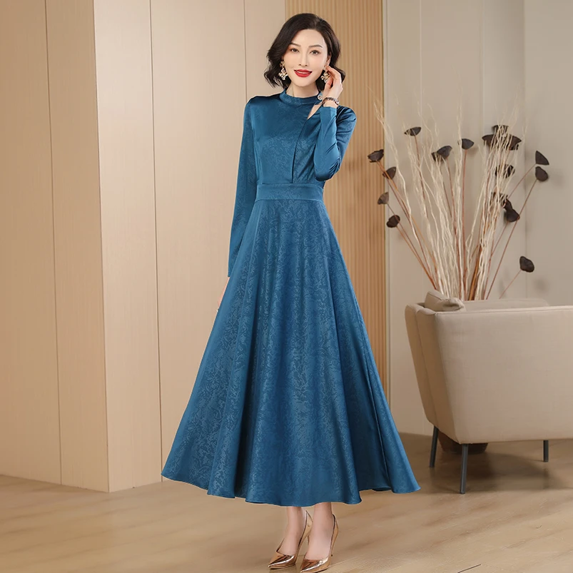 2024年新款显瘦设计感长袖连衣裙WF3006