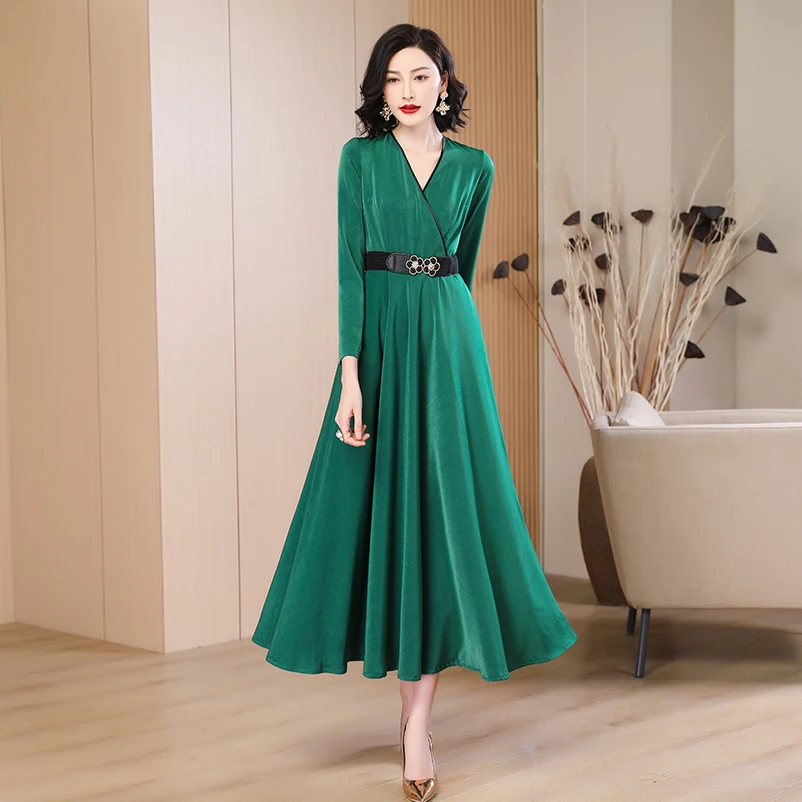 2024新款绿色连衣裙女收腰显瘦长款大摆高级气质长裙WF1003