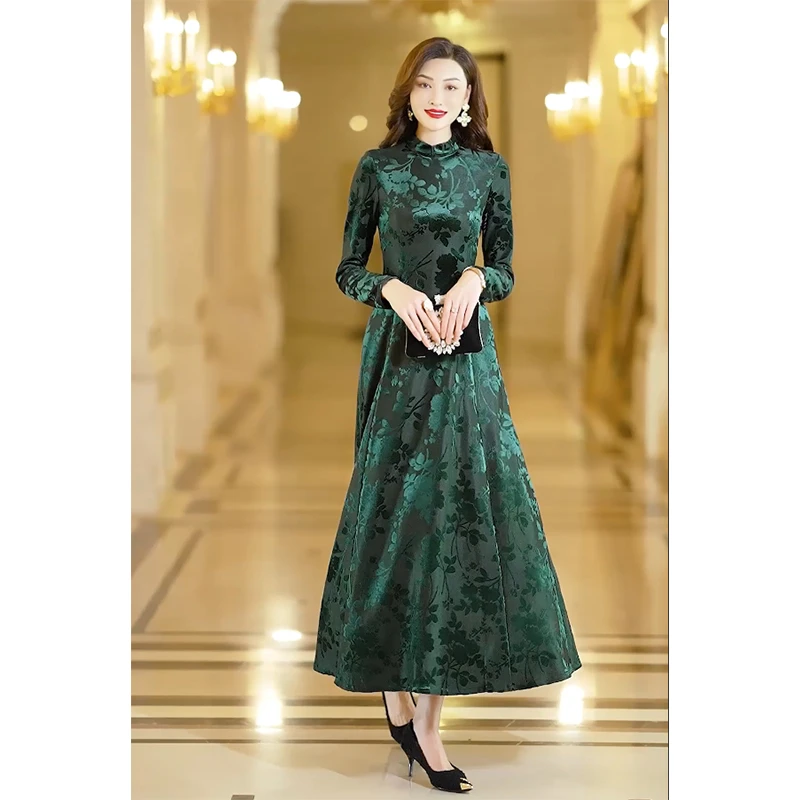 2024墨绿色丝绒烧花改良旗袍典雅温婉端庄修身显瘦连衣裙WF1020