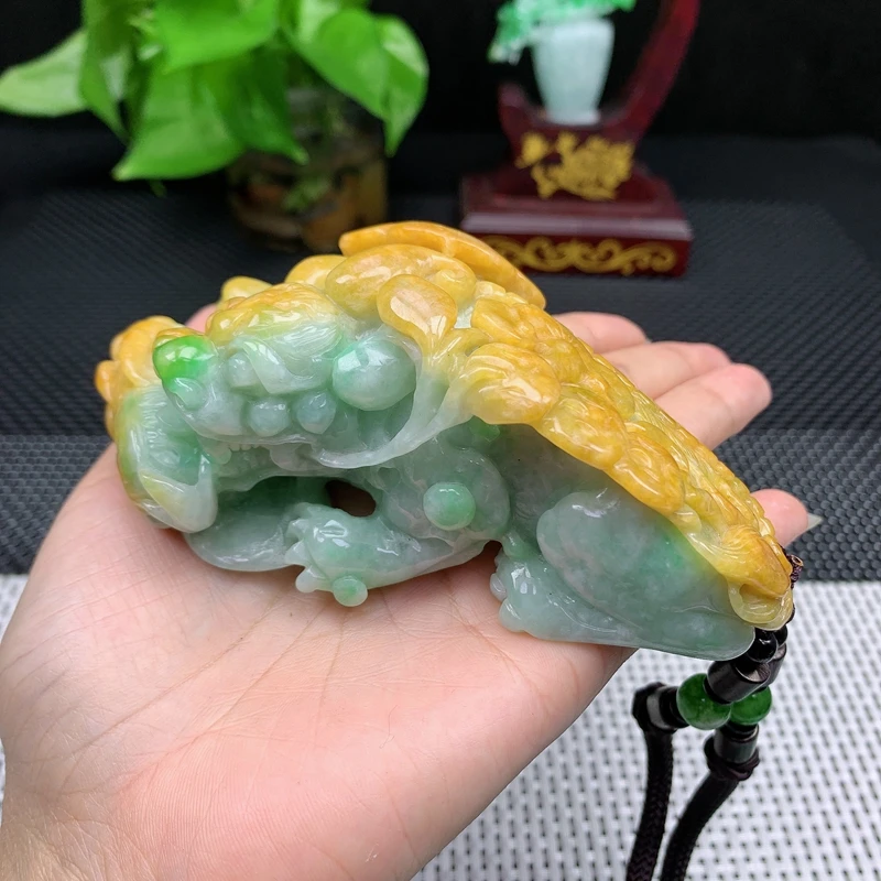 天然缅甸翡翠A货黄翡貔貅黄加绿手把件小摆件精雕霸气