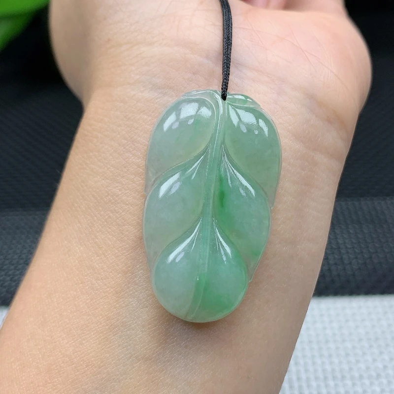 天然缅甸翡翠A货冰润飘花叶子吊坠玉石挂件