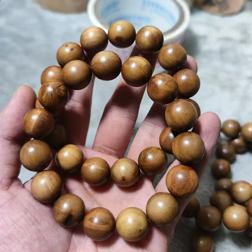 印度老山檀15✘15黑肉微瑕，单圈手串一条