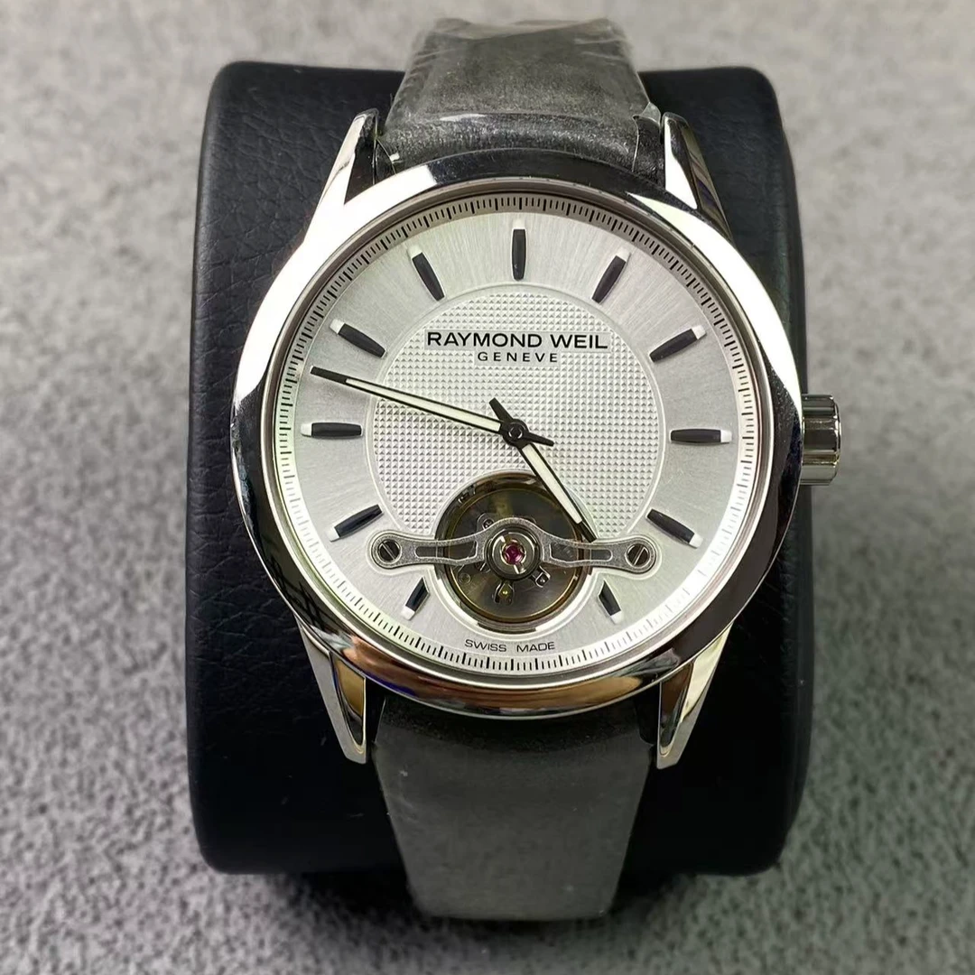 未使用 RAYMOND WEIL/蕾蒙威 自由骑士/公价17300/表径42.5mm男表