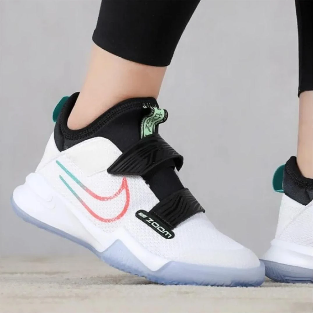 NIKE/耐克Zoom Flight大童低帮防滑耐磨舒适百搭篮球鞋CK0787-101