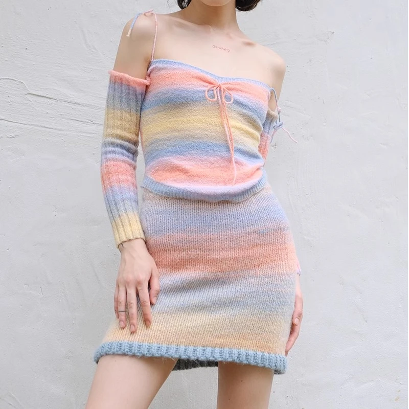 1227浪漫段染渐变吊带修身针织长袖上衣